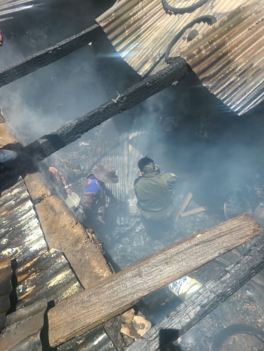 Incendio deja daños cuantiosos en un inmueble