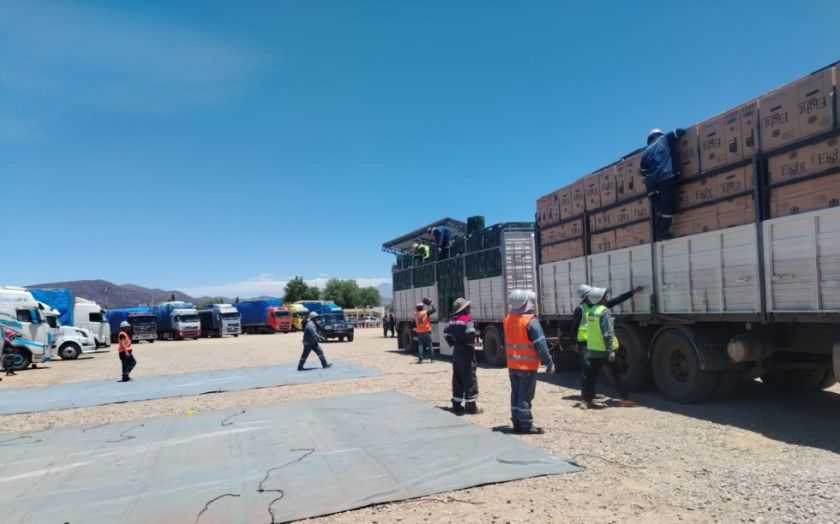 Tarija: Operativo decomisa cinco vehículos con cigarrillos de contrabando