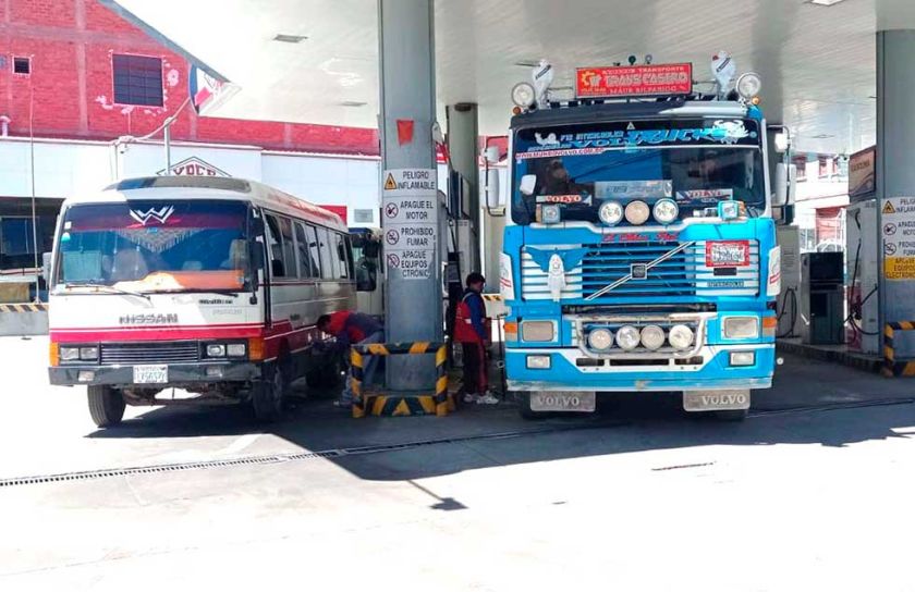 Desaparecen las filas en surtidores por distribución normal de carburantes