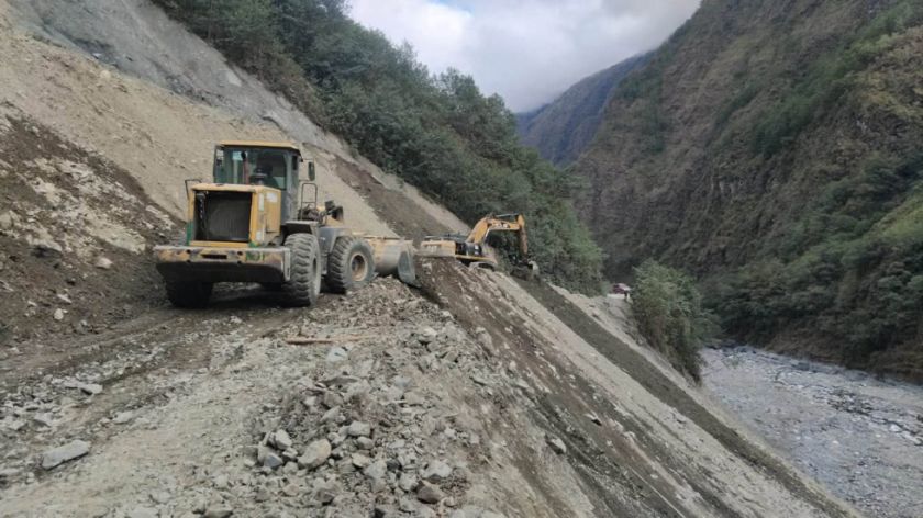 ABC refuerza trabajos preventivos en la ruta Unduavi-Chulumani