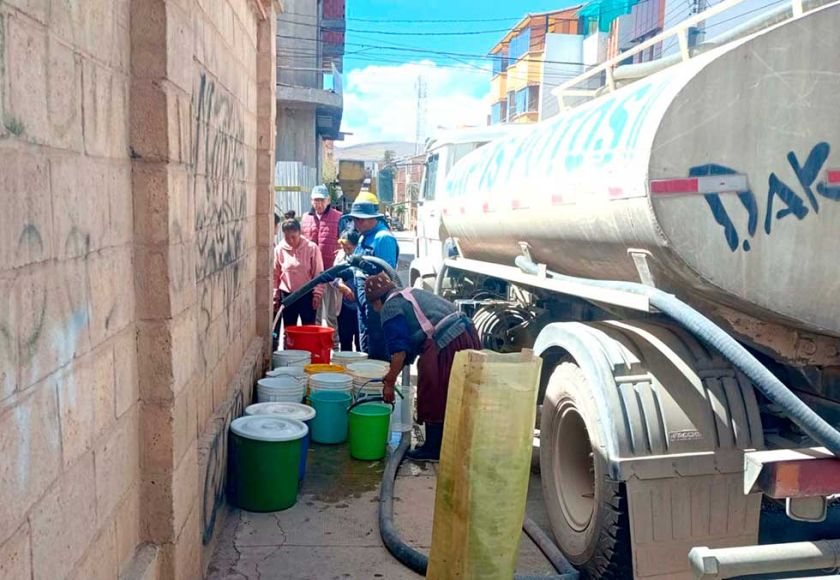 Baja la presión del agua y crece  la distribución por cisternas