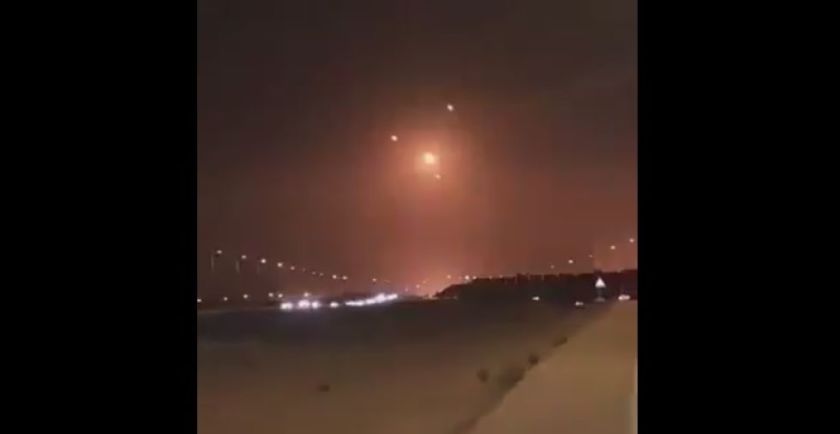 Ataque a un aeropuerto internacional de Arabia Saudí deja un mu*rto y ocho herid*s 