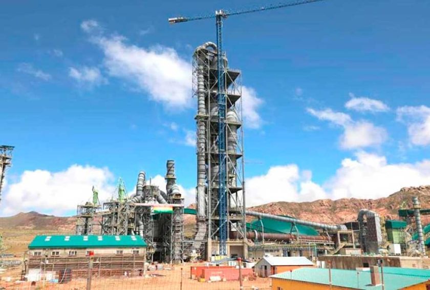 Potosí demanda soluciones para funcionamiento de la fábrica de cemento