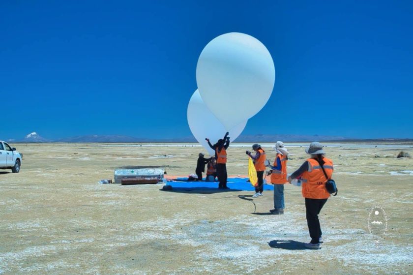 Científicos de la UMSA y Francia lanzan globos aerostáticos en el altiplano de Oruro