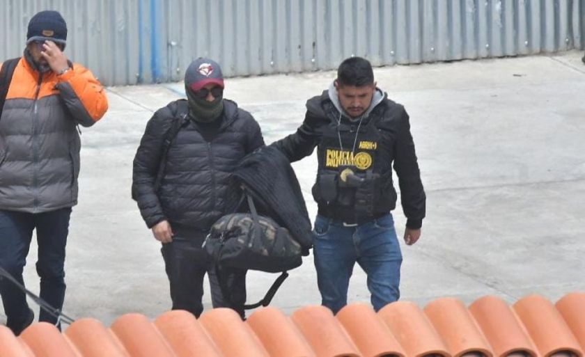 “La famosa caja fuerte fue entregada a la Fiscalía”, señala defensa de policía aprehendido