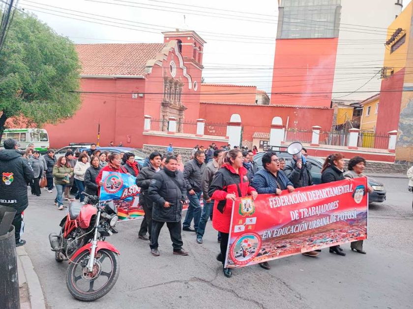 Los maestros urbanos marchan y analizan el futuro de sus acciones 