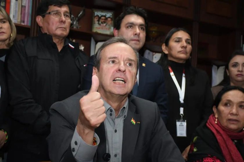 Jorge Quiroga acusa a Rodrigo Paz de desperdiciar su primer año de gestión
