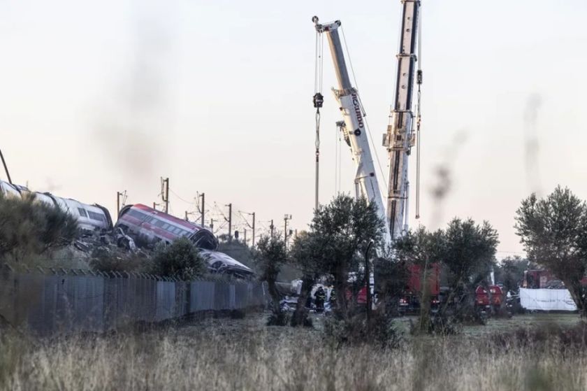 España: Los servicios de emergencia continúan los trabajos de rescate en Urda 