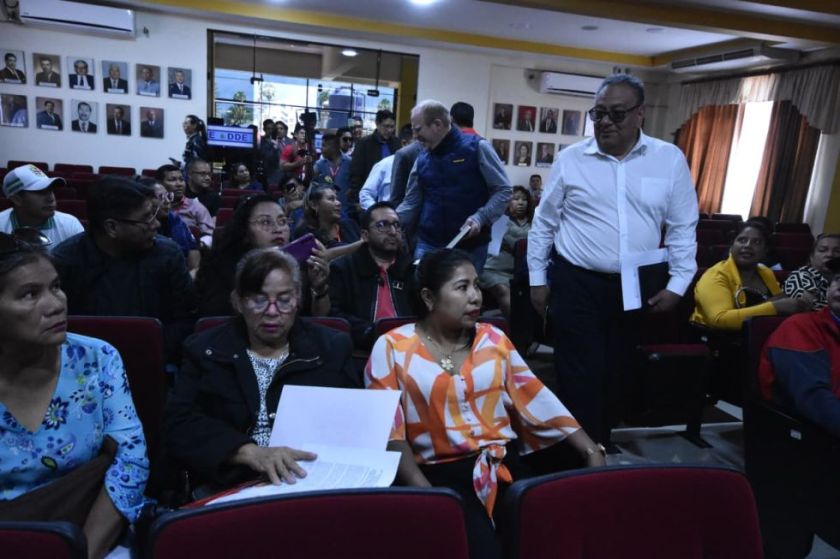 Maestros urbanos anuncian paro de 48 horas tras romper diálogo con el Gobierno