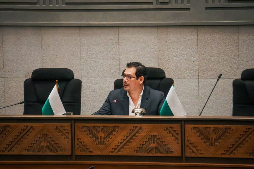 Diputados aplaza elección de su directiva