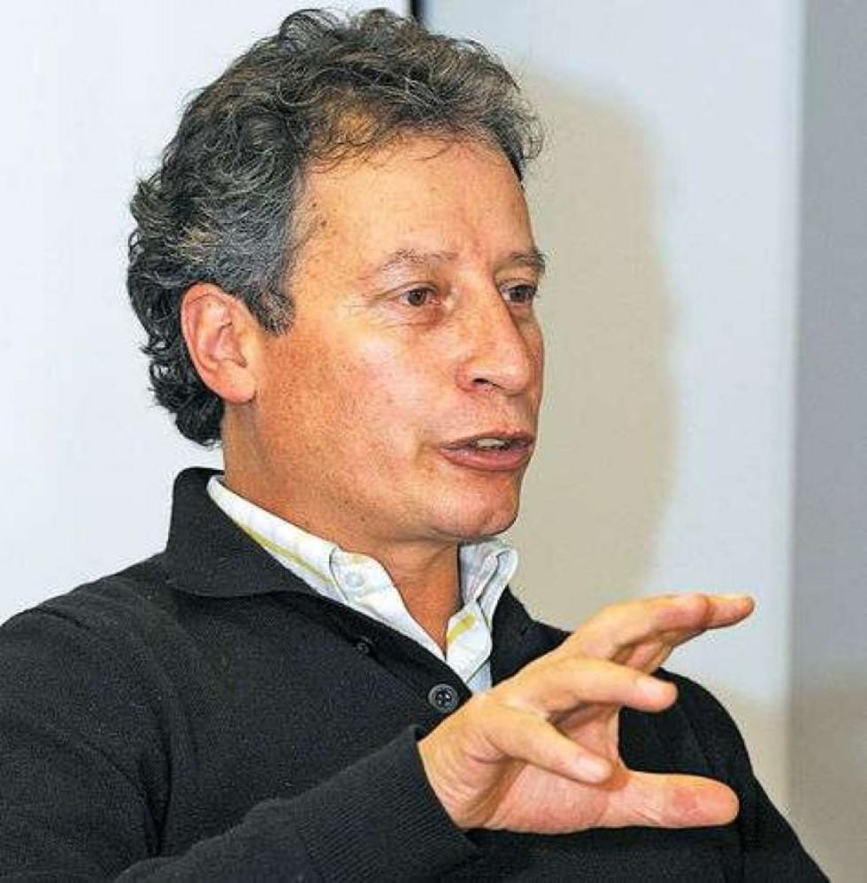 El ministro de Minería, César Navarro.