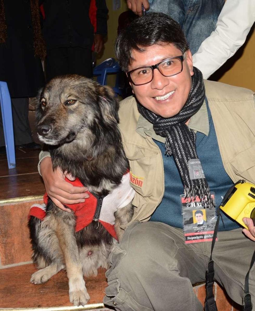 El fiel amigo se retrató con el profesional.