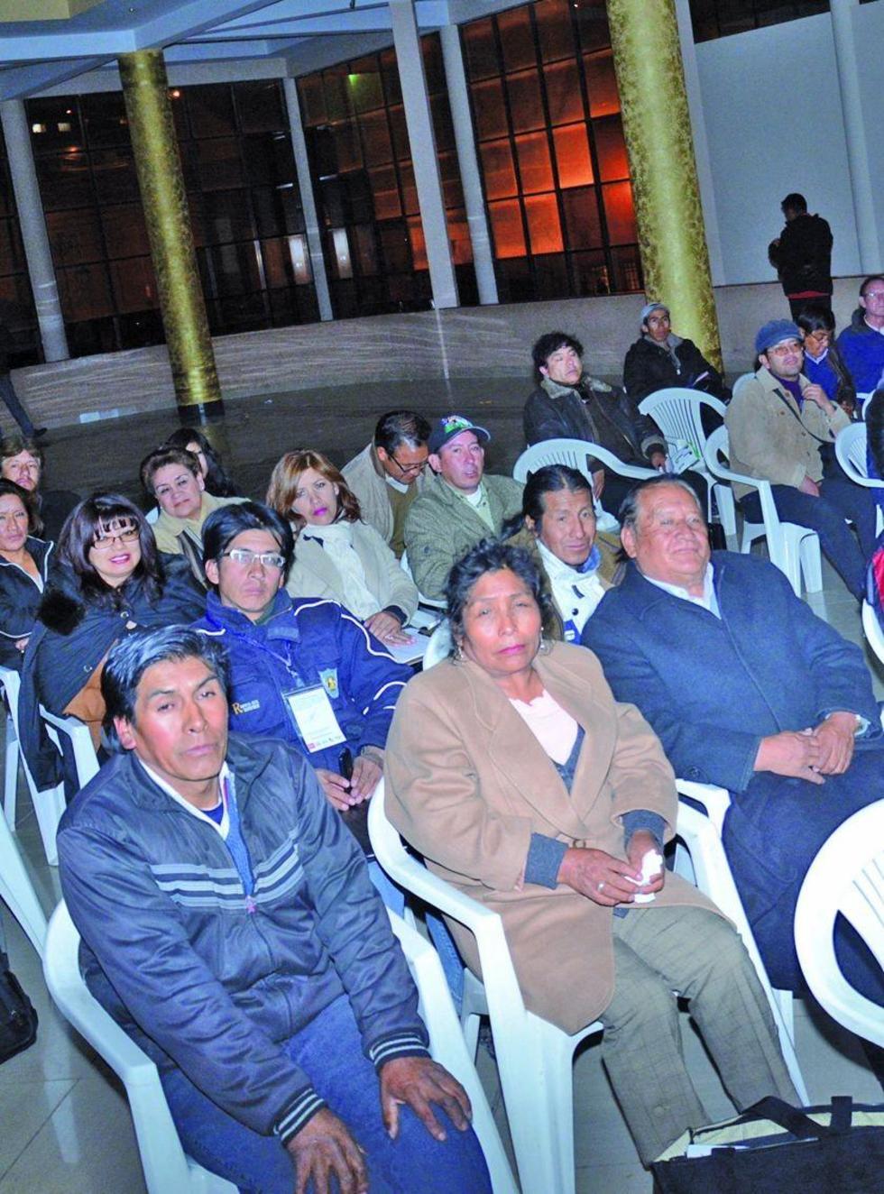 Asistieron artistas, poetas y danzarines al seminario.