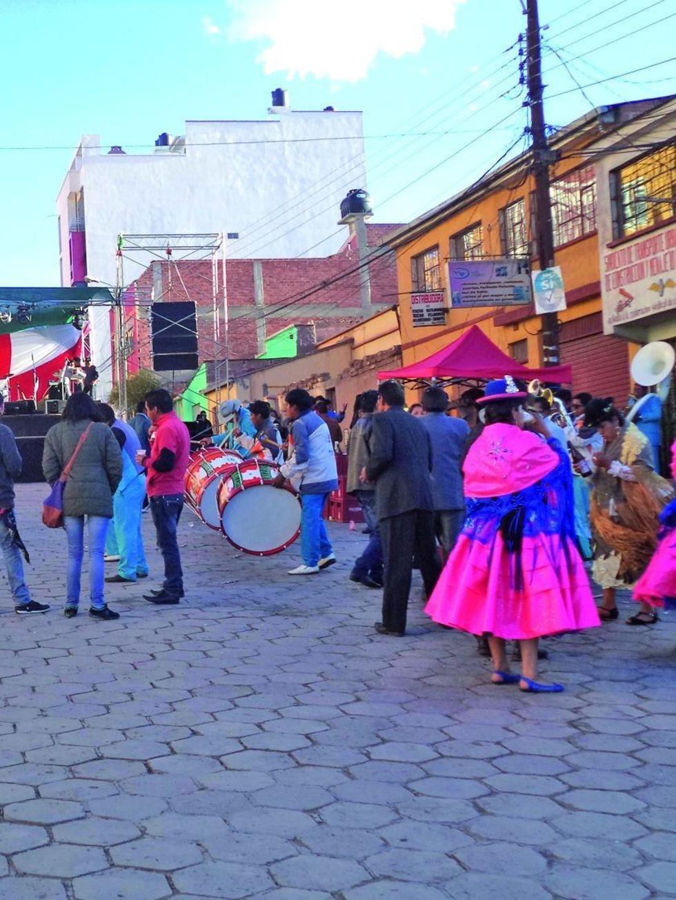 Los bailarines de plaza San Bernardo.