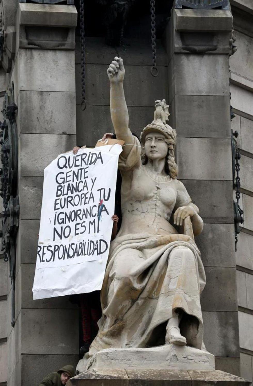 La marcha de protesta de los inmigrantes por la calles de Barcelona. Foto: Internet