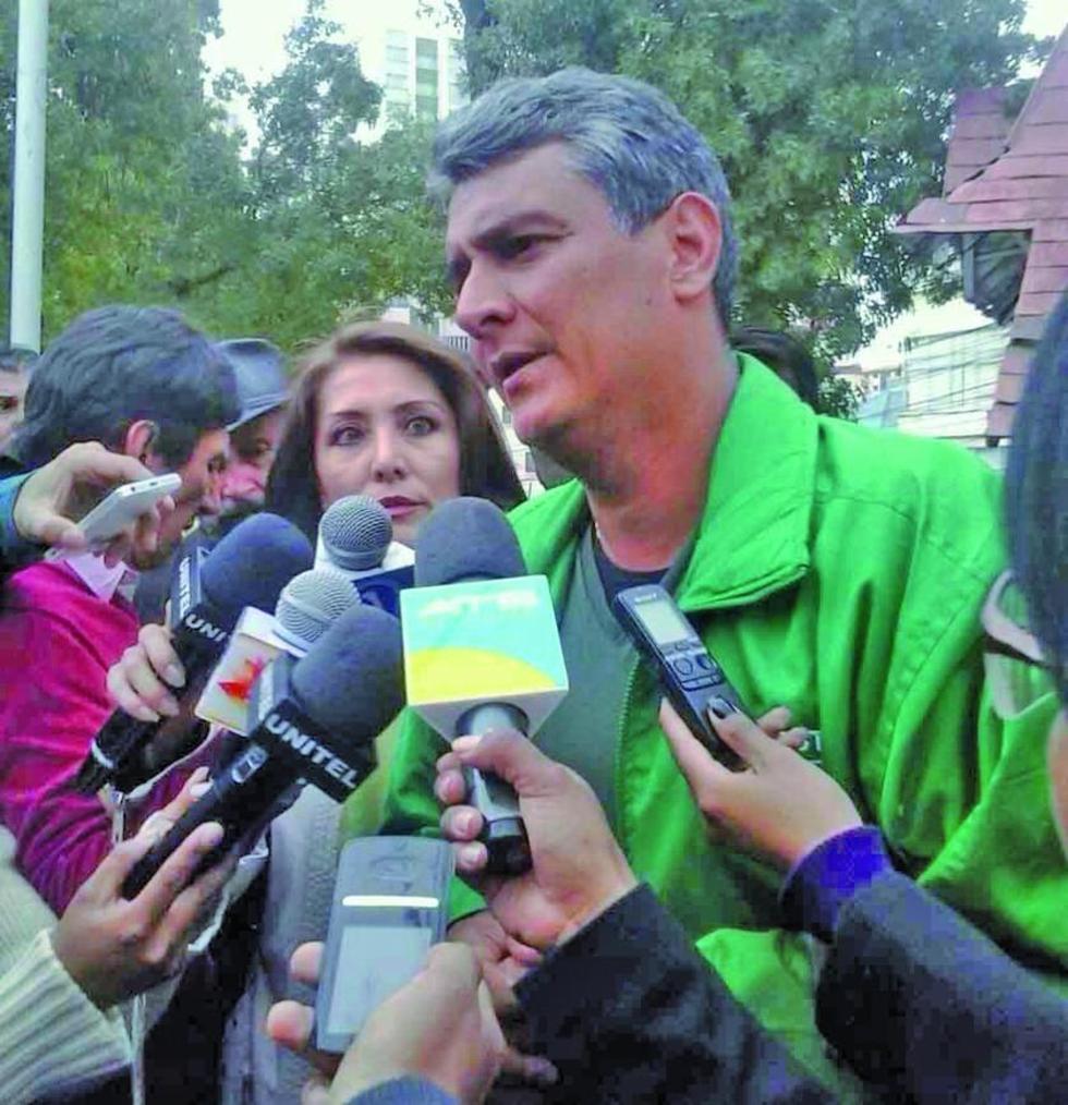 Ernesto Suárez aseveró que, con esa resolución, ya son cuatro arraigos que tiene en su contra.