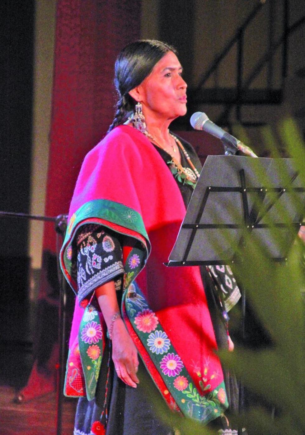 Esta noche se escuchará el canto de Luzmila Carpio.