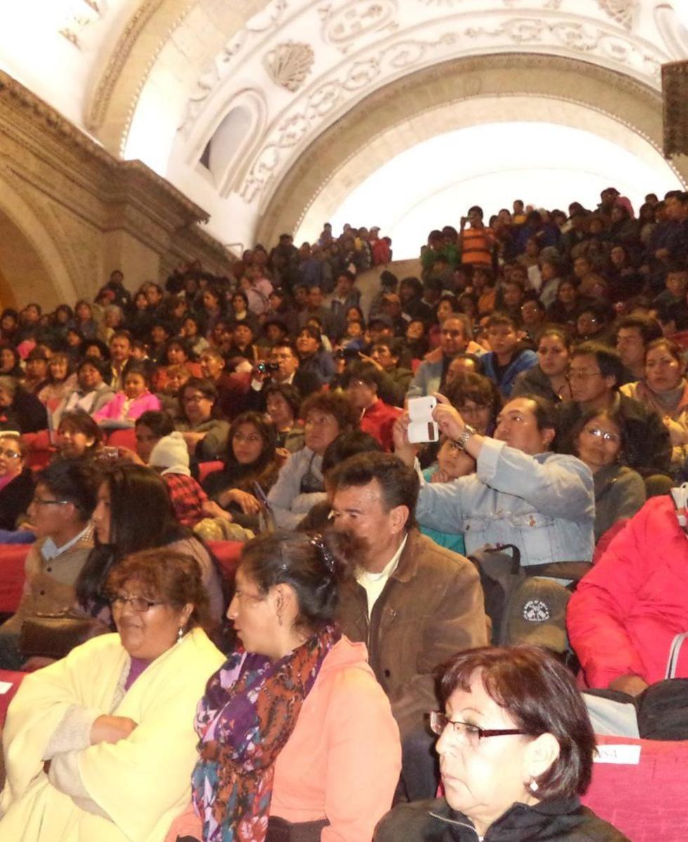 El público llenó el teatro en varias presentaciones.