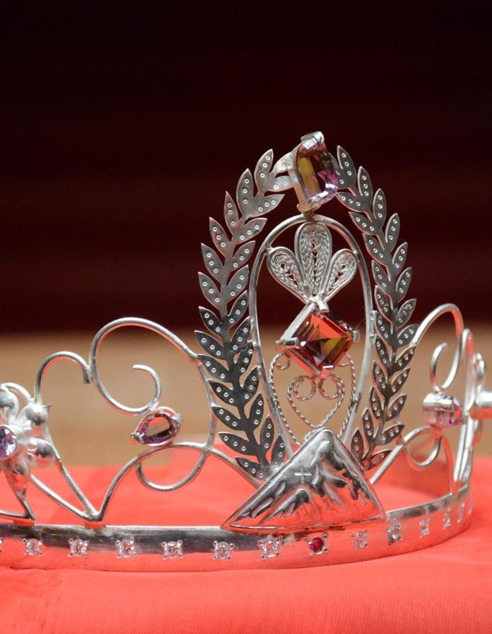 Detalles de la corona para la reina