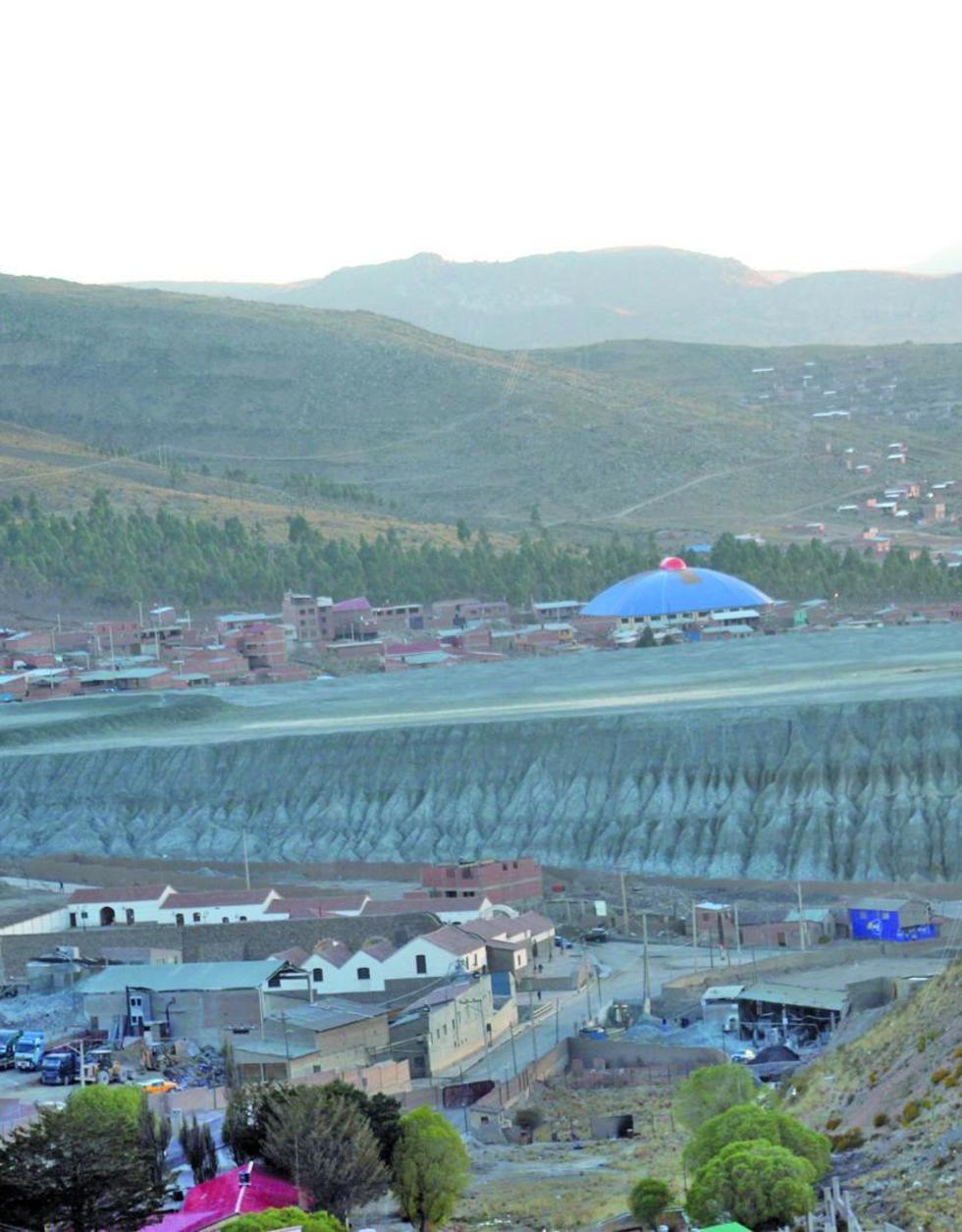 El dique de colas contamina el medioambiente.