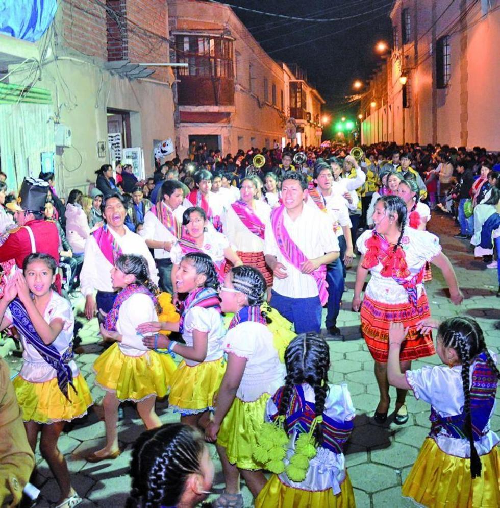Un grupo de bailarines de la parroquia de San Roque.