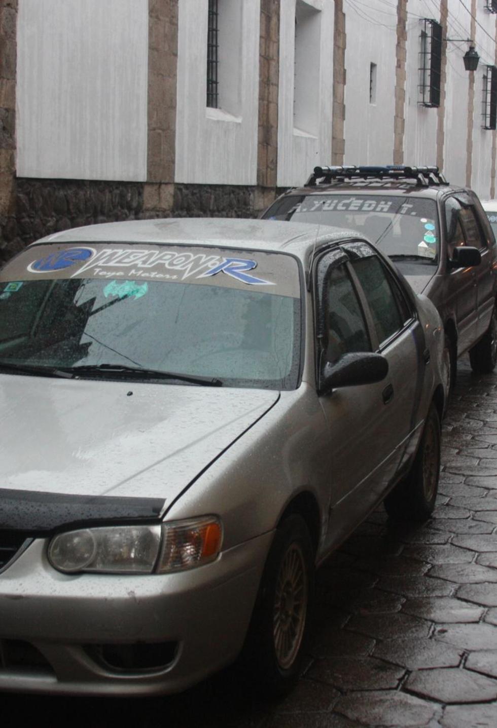 Algunos taxistas cobran más de lo debido el pasaje.