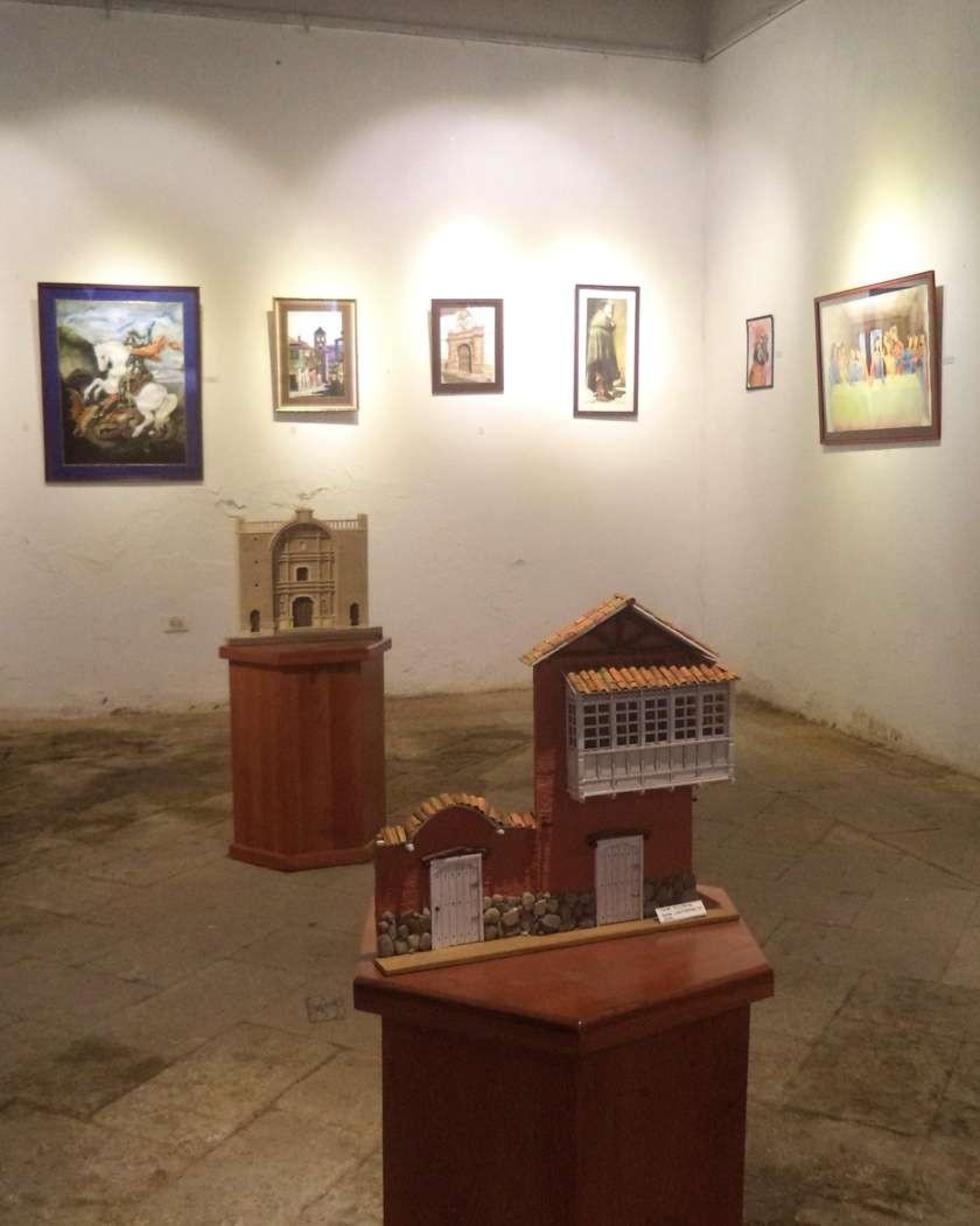 Las pinturas y esculturas de la exposición.