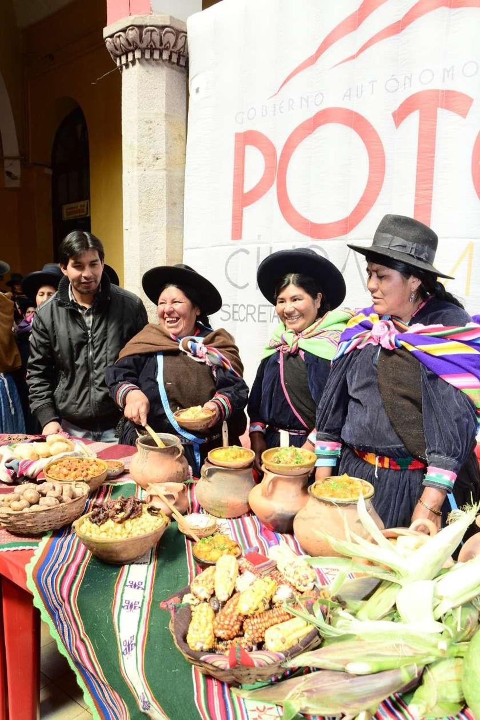 Presentaron los platos típicos.