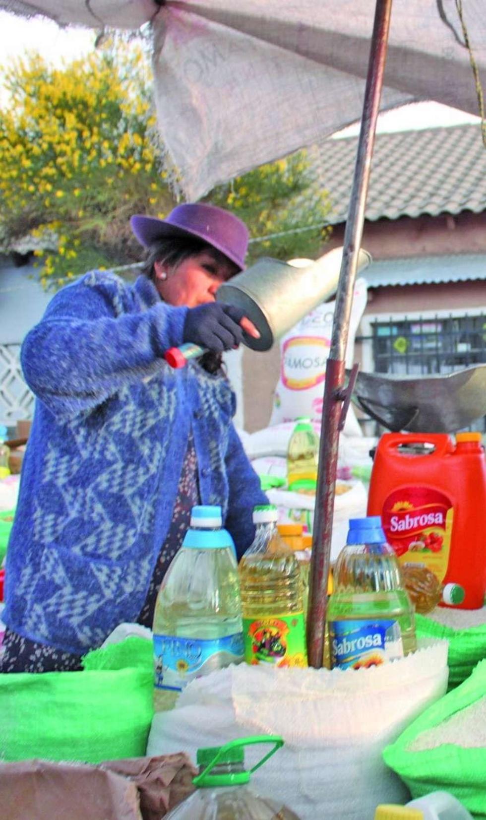 La comercialización de alimentos es normal en la Villa Imperial.