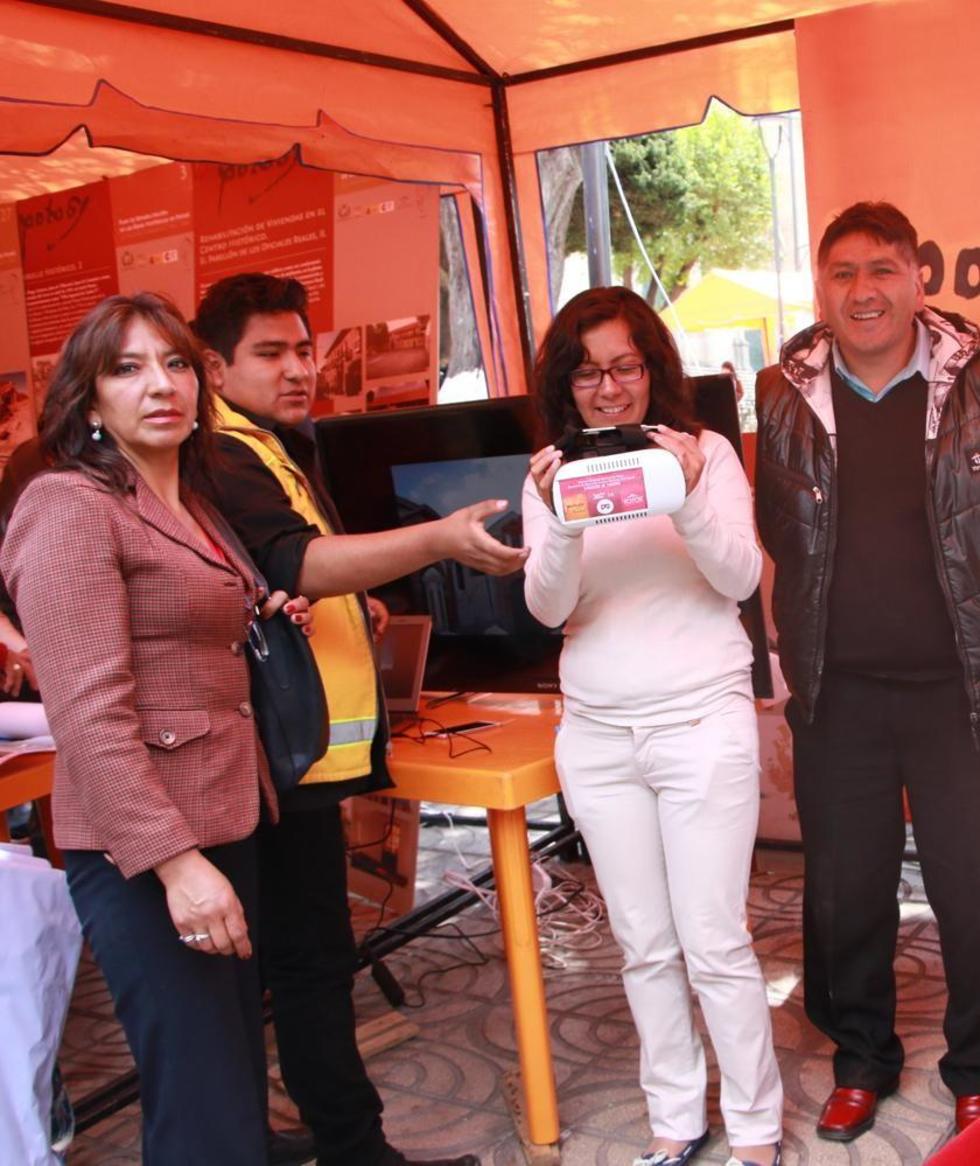 En la feria se exhibió los atractivos turísticos.