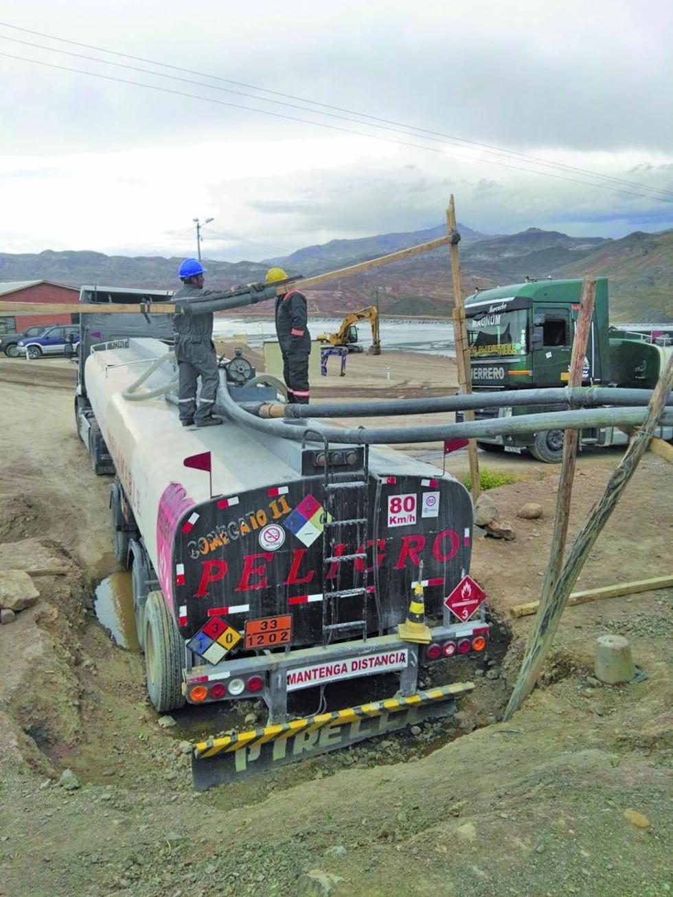 Los ingenios utilizan agua de un dique para sus operaciones