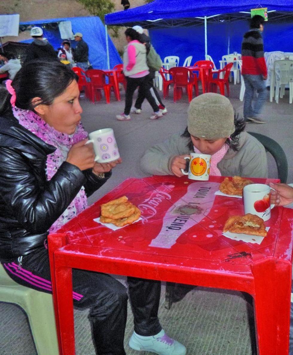 La población volverá a degustar el chocolate con su buñuelo.