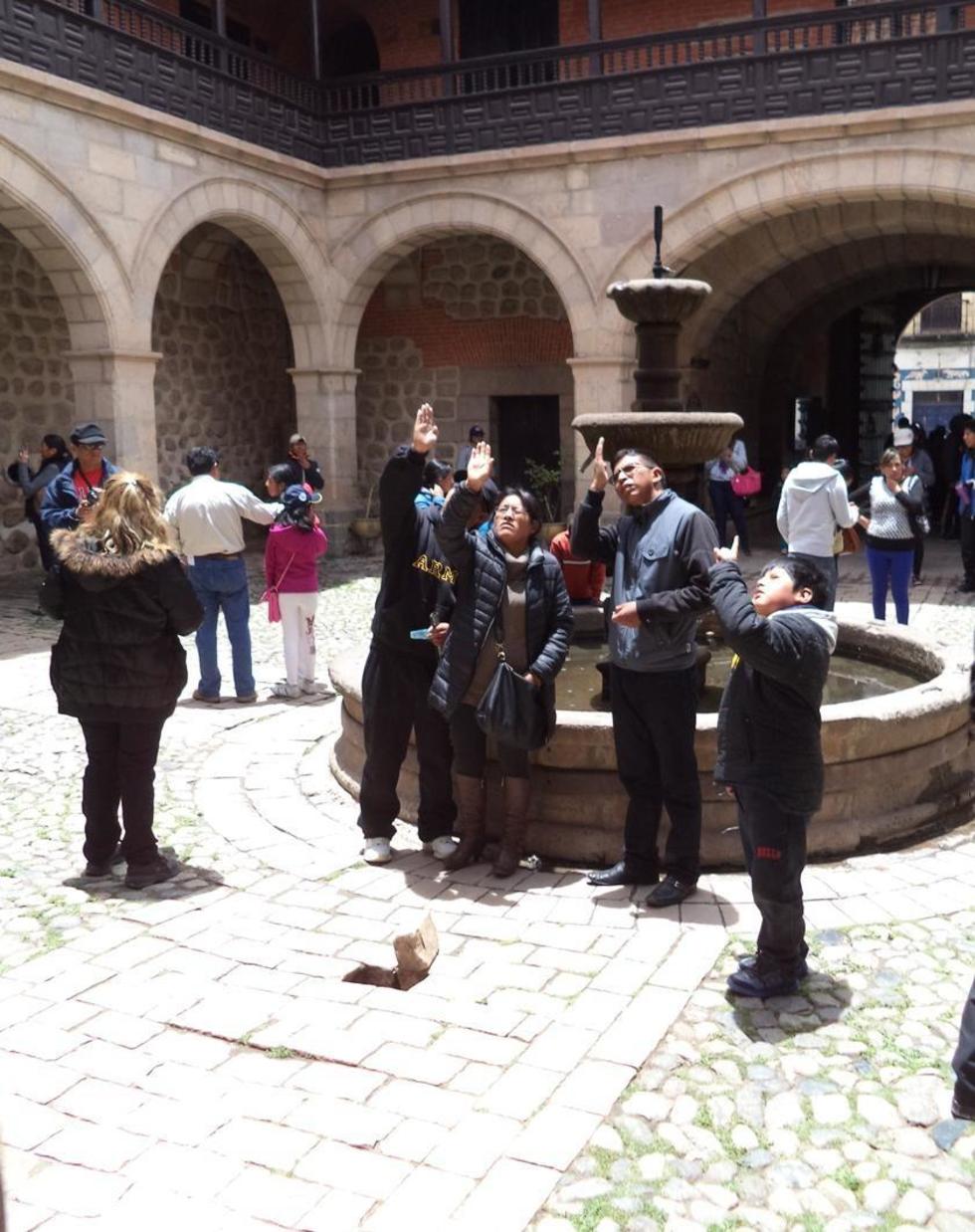 Los turistas al final del recorrido.