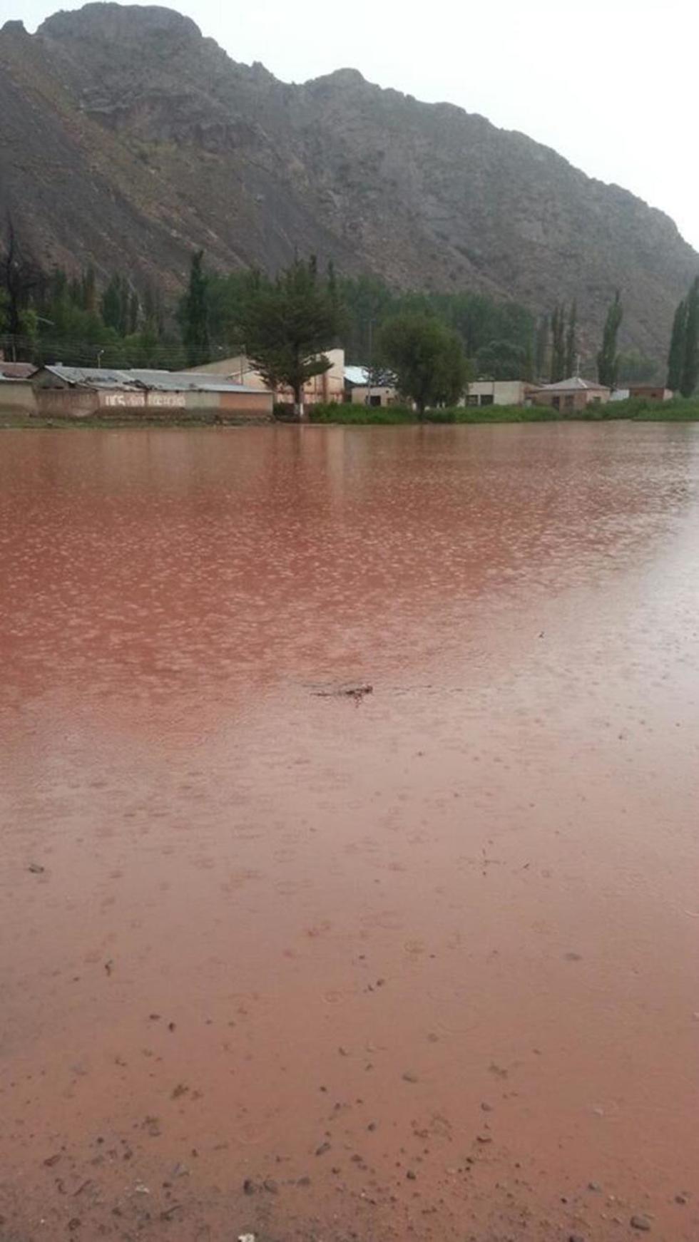 La población quedó inundada.