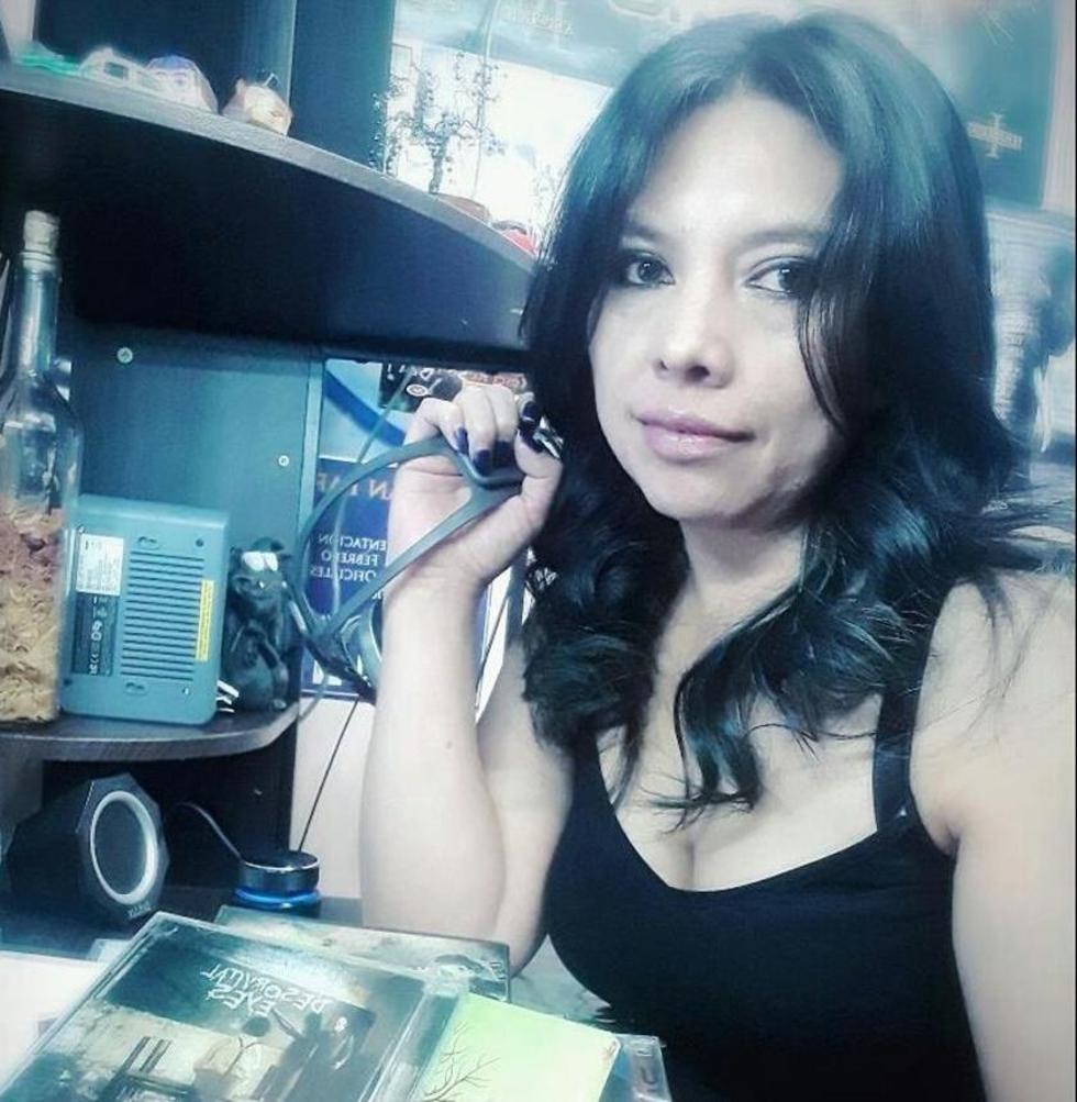 Loyda Betzabé Dávila, conductora de Stereo Top Bol.