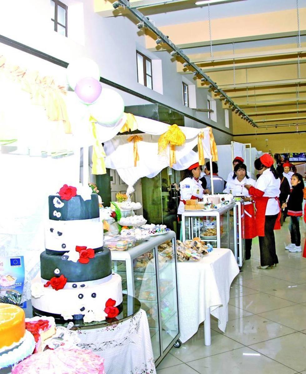 La muestra de la variedad de reposteria.
