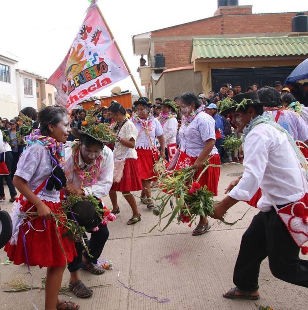 Los ritmos autóctonos estuvieron en la fiesta.