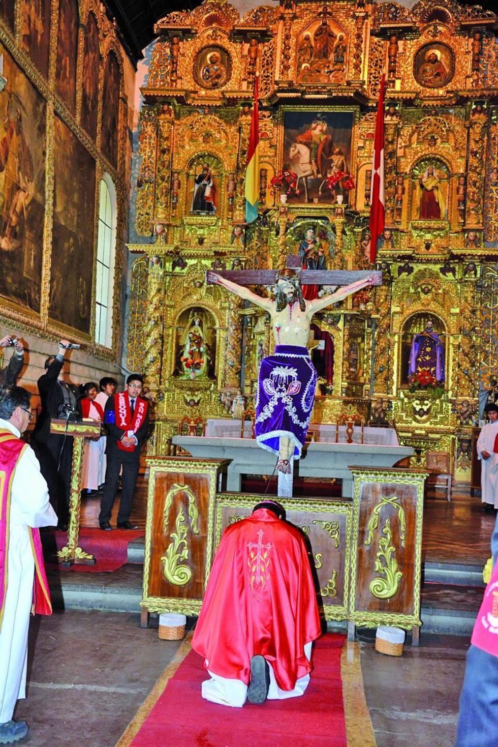 Los católicos se alistan para la celebración.