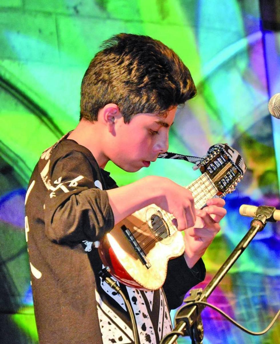 Se anunció la presencia de artistas locales.