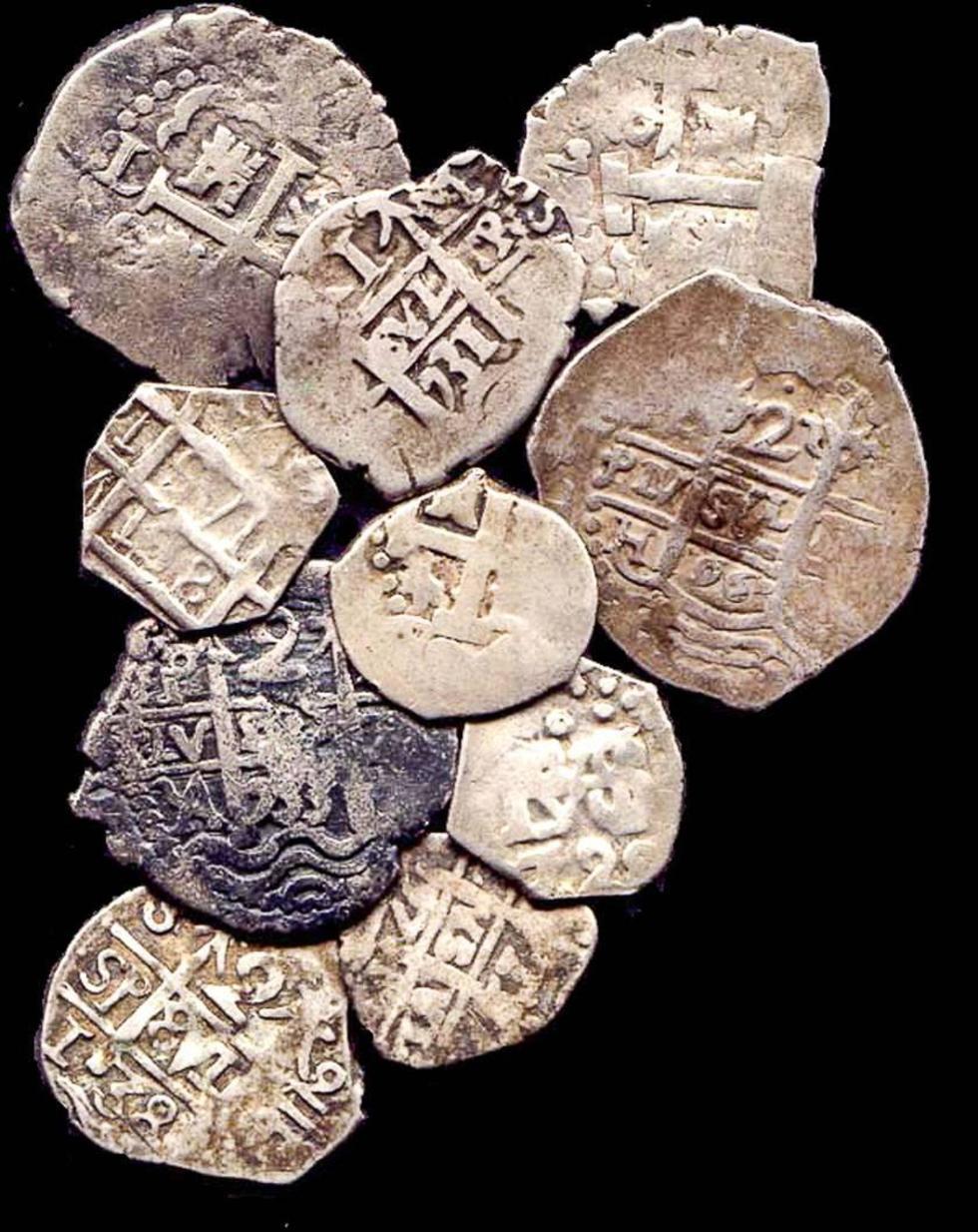Gobierno recupera 82 monedas potosinas de la época colonial