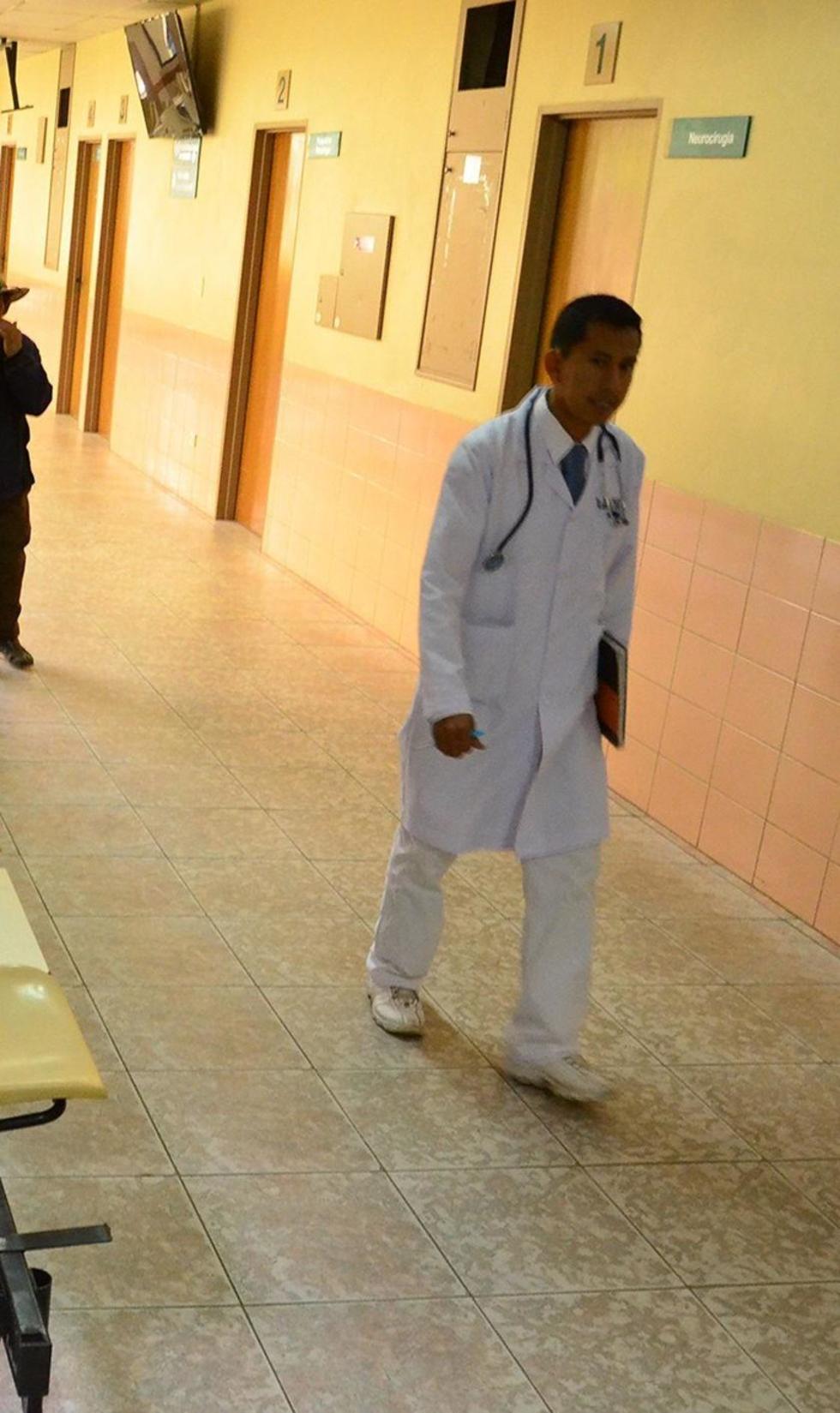 Médicos acatan paro de 48 horas contra decretos supremos