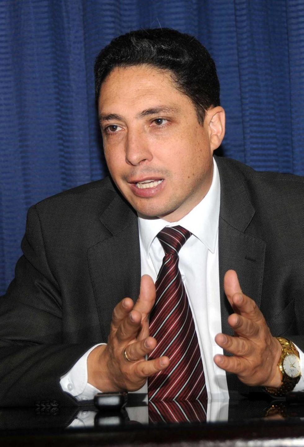 Chile impide ingreso del ministro Arce por falta de visa