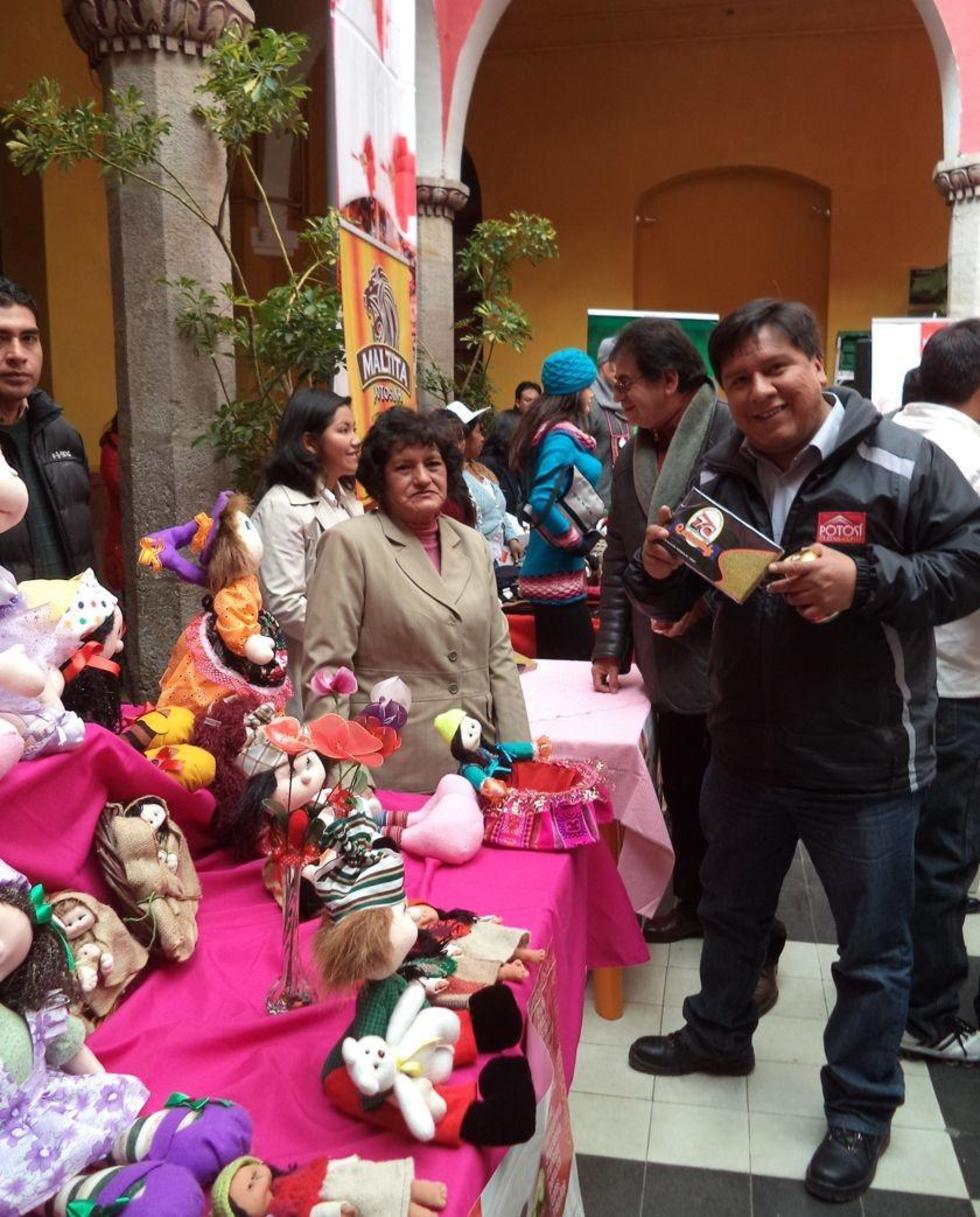 El alcalde Williams Cervantes visitó los puestos.