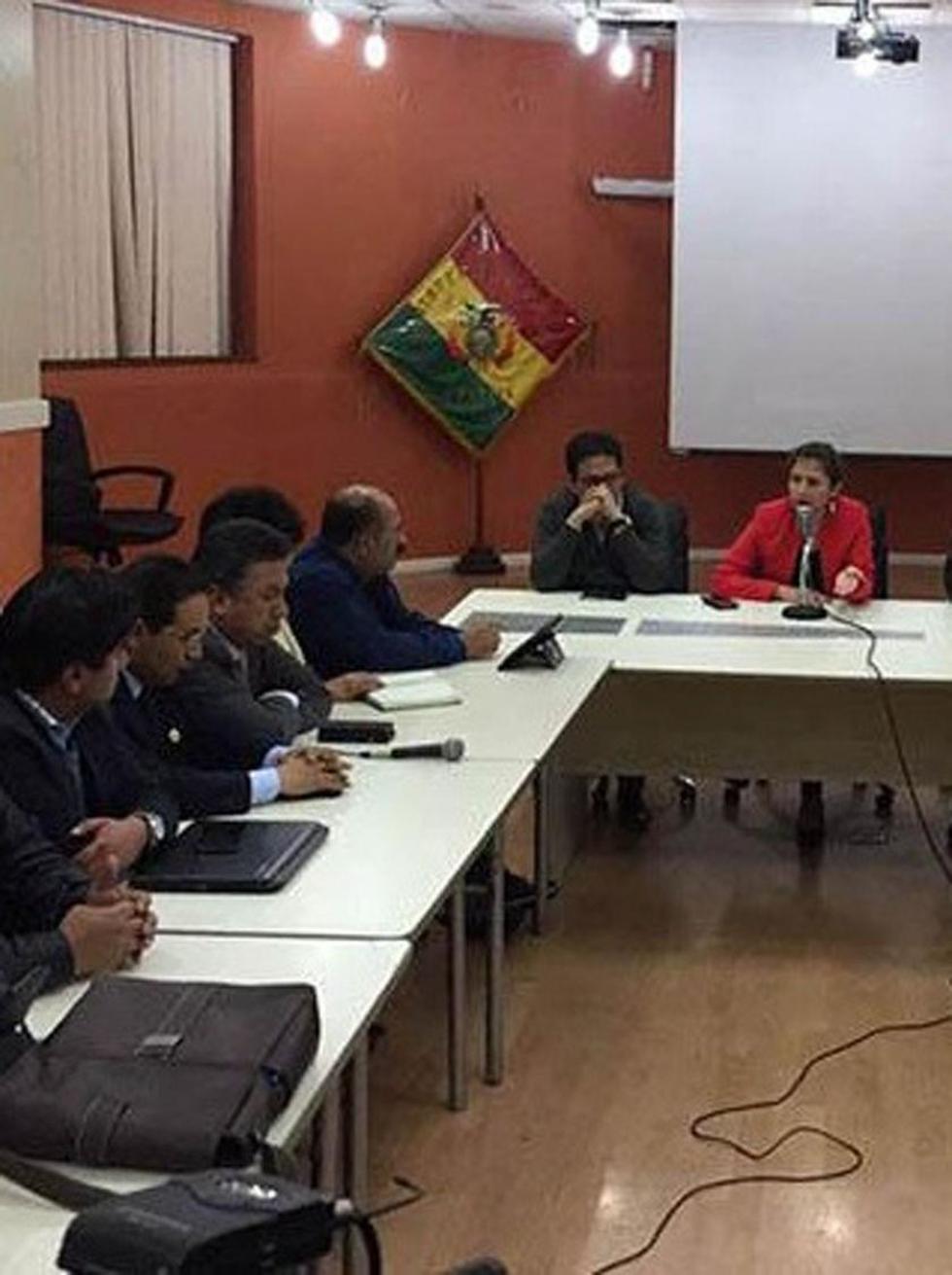 Ayer martes, los galenos retomaron el diálogo con la ministra de Salud, Ariana Campero.