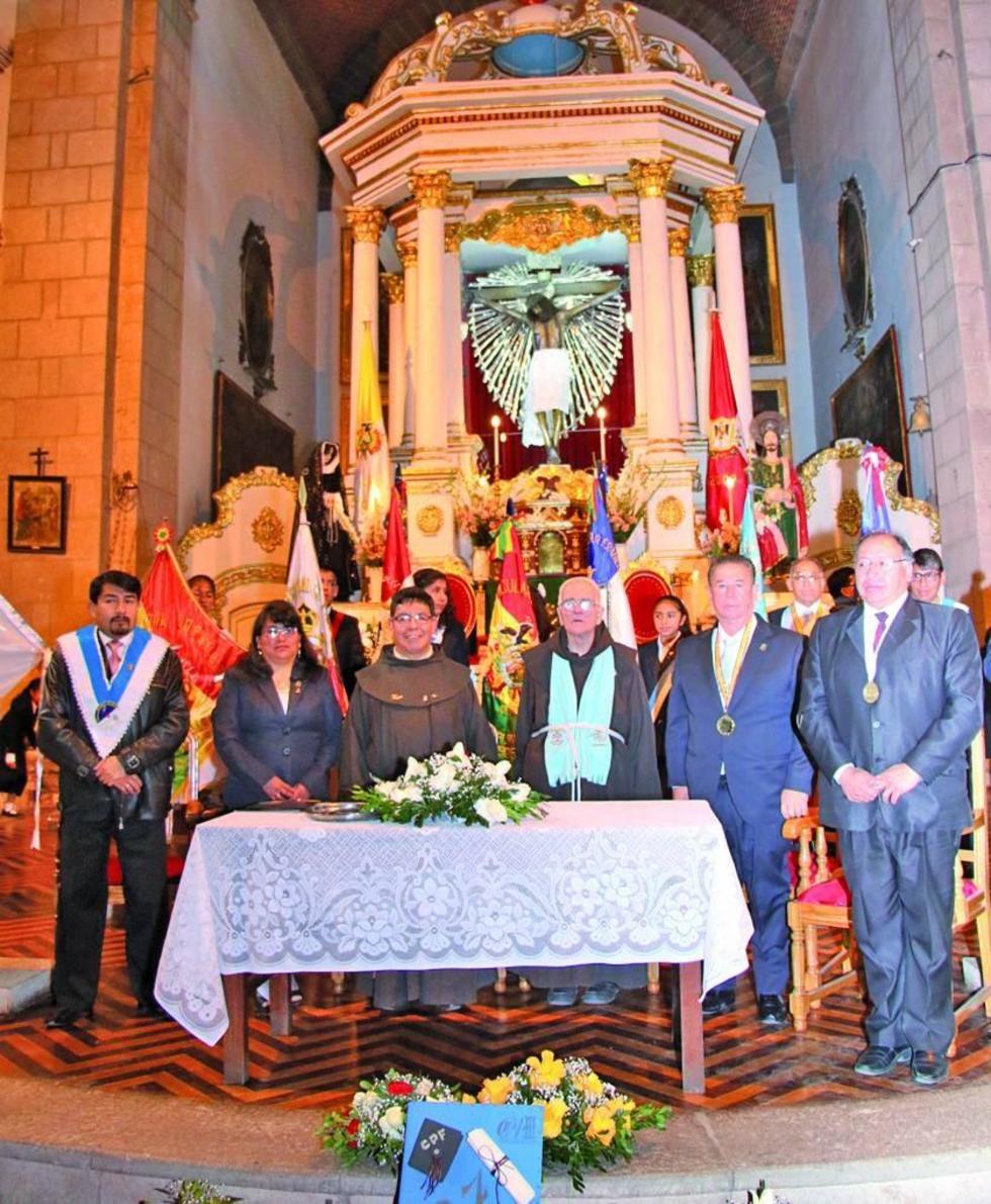El acto central a los pies del Señor de la Vera Cruz.