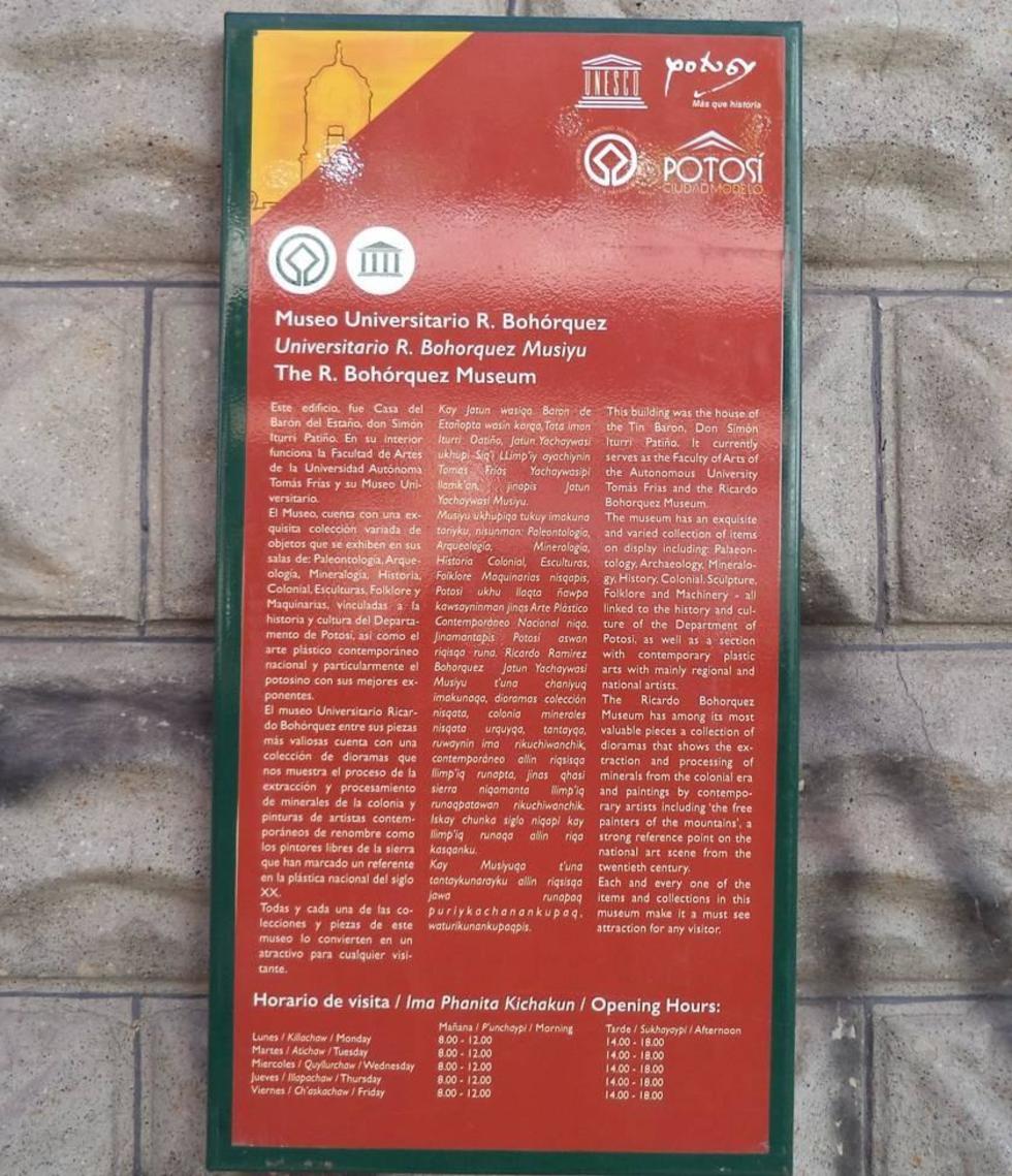 El material informativo del museo Universitario.