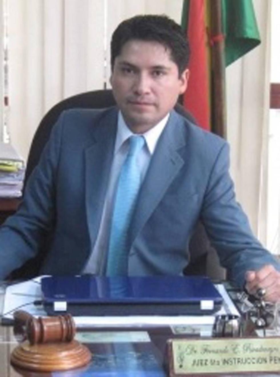 El juez Sexto Cautelar de La Paz, Fernando Rivadeneira.