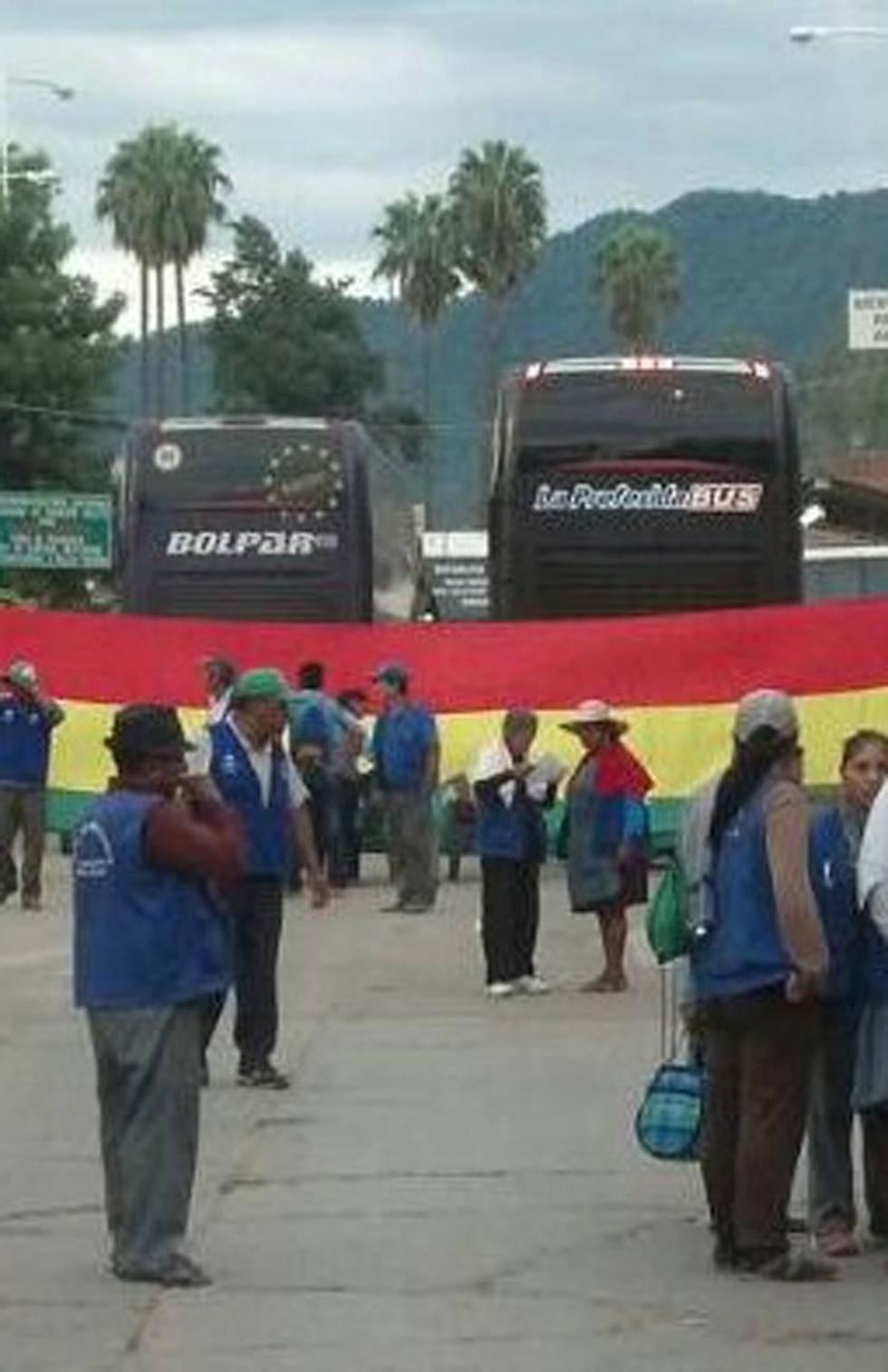 Se conflictúa bloqueo de los bagalleros en la frontera con Argentina