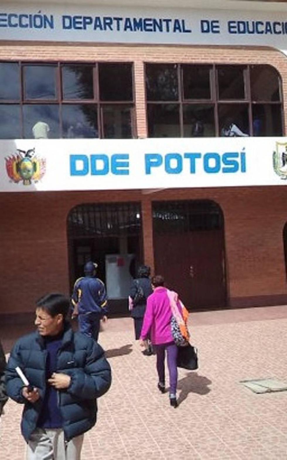 Educación: exigen la renuncia del director departamental