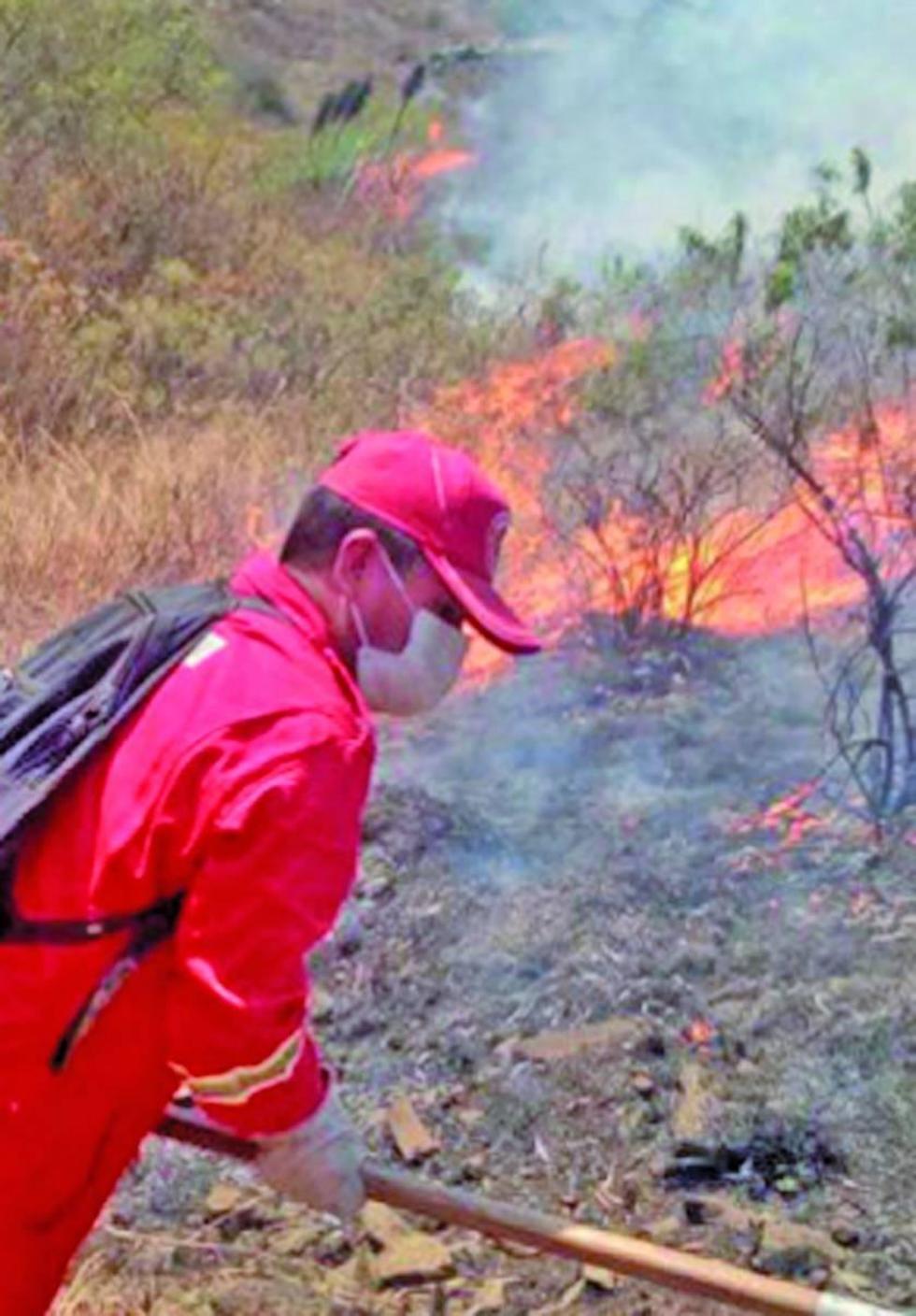 Detienen a implicados en chaqueos cerca de la zona de incendio